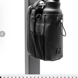 Black  magnetic bottle bag